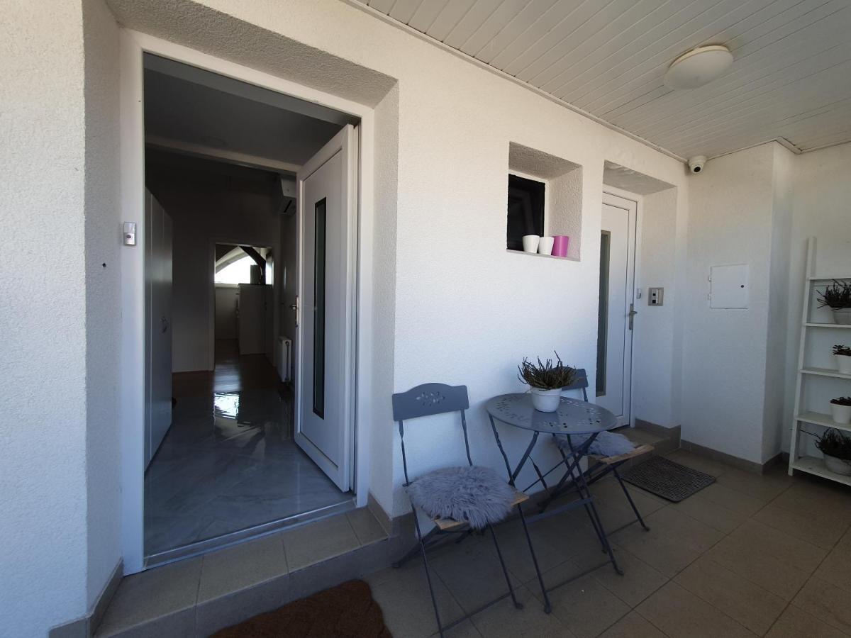 Charming Apartment Mila In Privat House With Free Parking Ljubljana Buitenkant foto